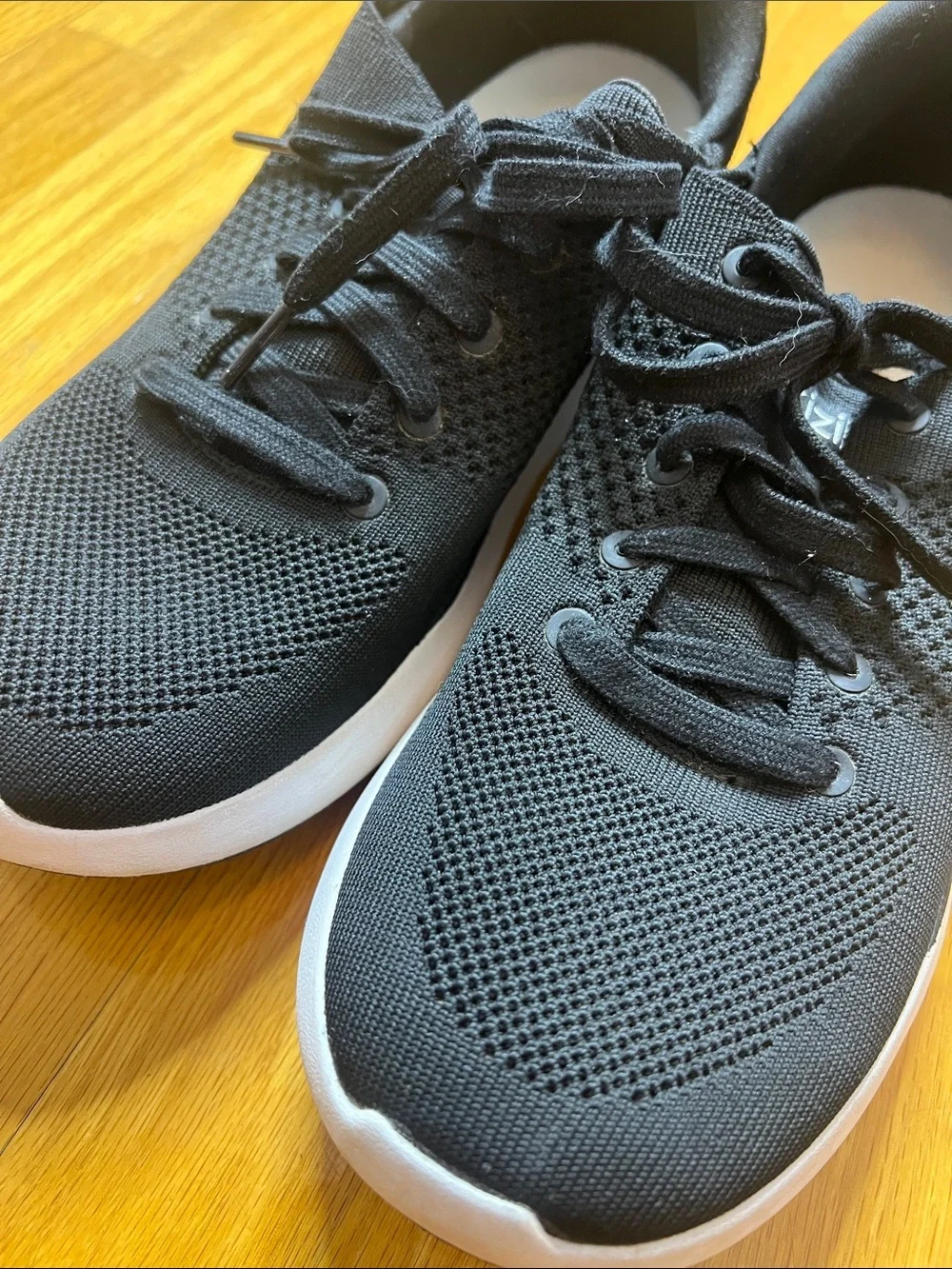 Kizik Women’s Lima 2 slip on black tennis shoes
